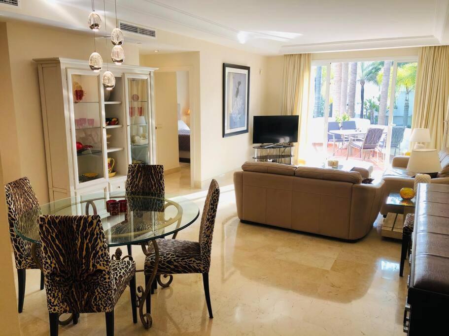 Apartamento Beachside Luxury 2 Bedroom Apartment, Puerto Banus Marbella
